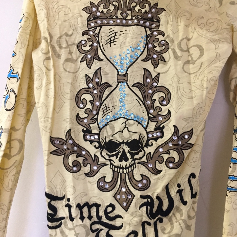 Great condition skull sequined shirt